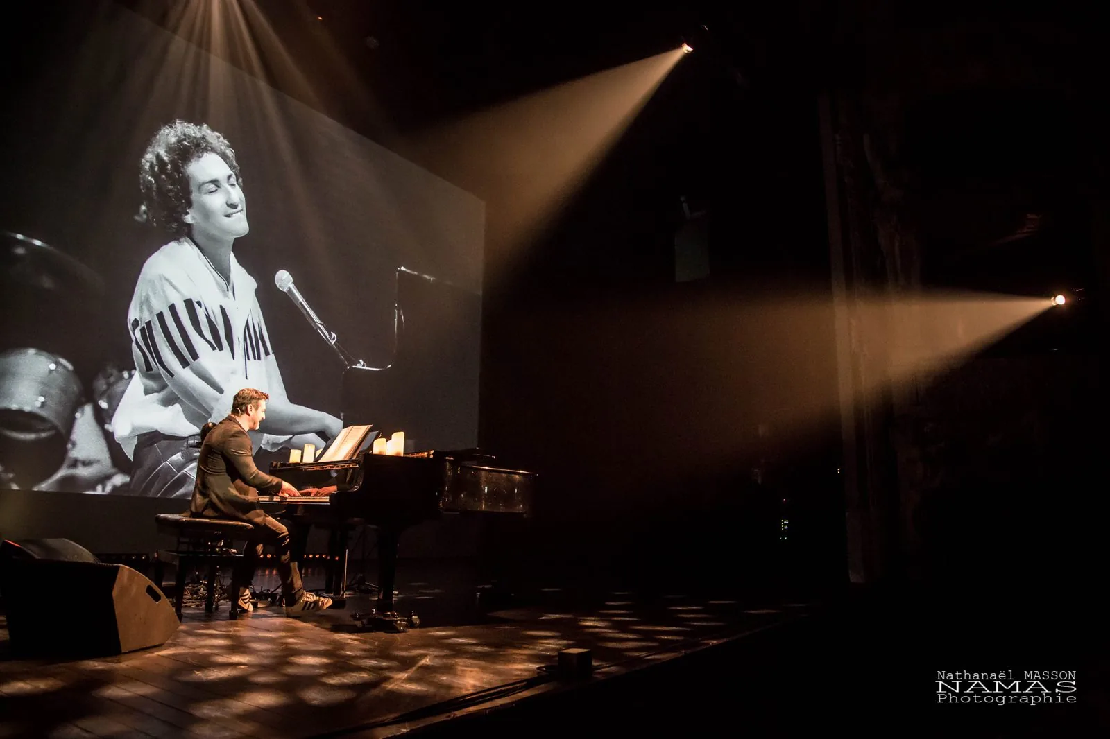 Les images d'archives accompagnent chaque chanson — photo : Nathanaël Masson